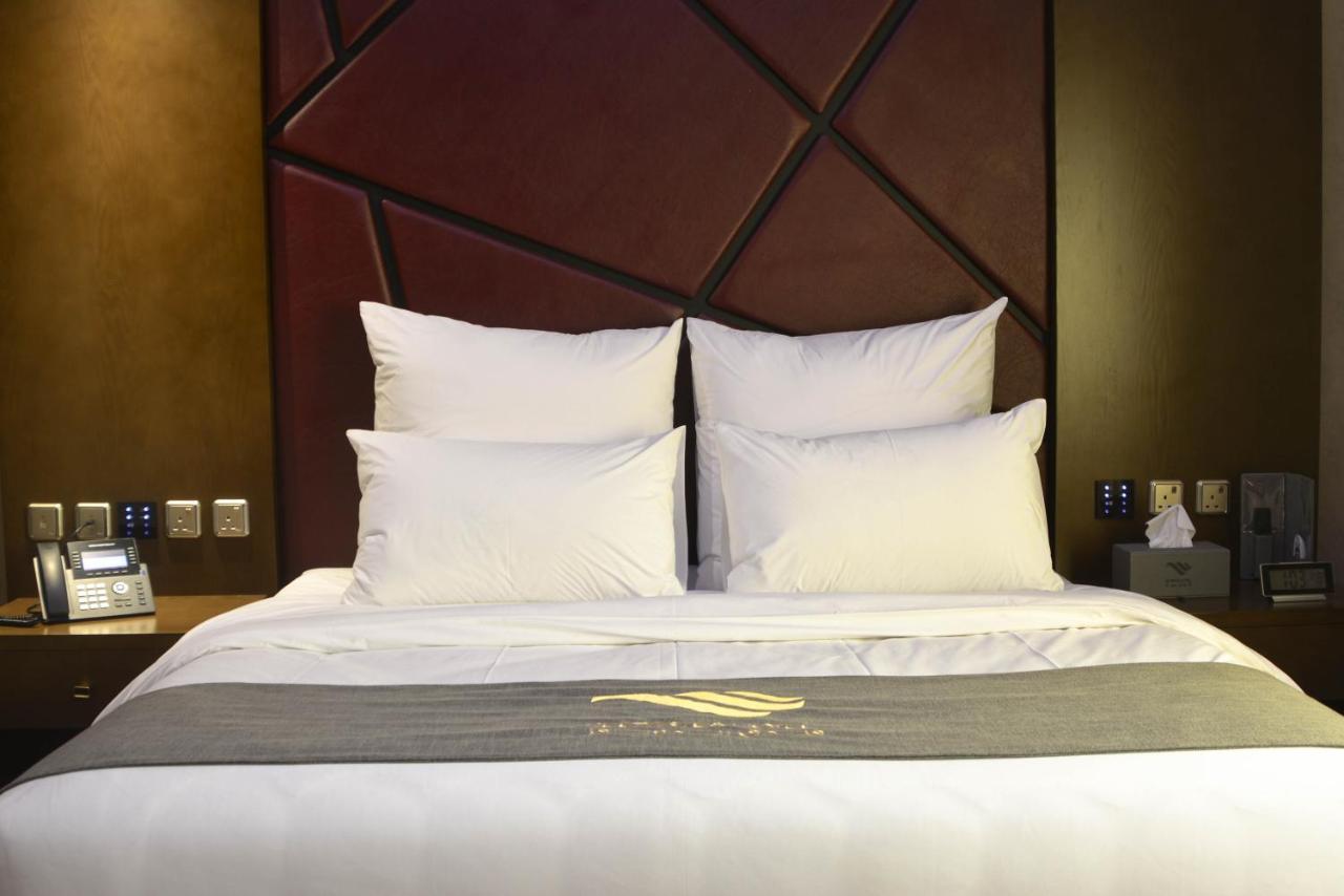 Redwaves ريدويفز Hotel